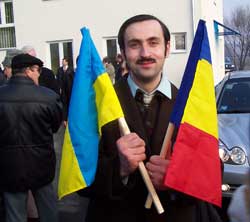 tatomir with 2 flags